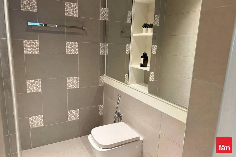 Low Floor | Furnished L Spacious L Pet Friendly - Image 9