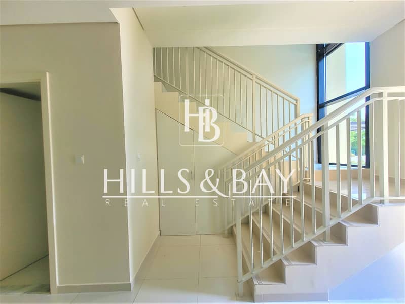 Vacant | Good Location | End Unit | Landscaped - Image 6