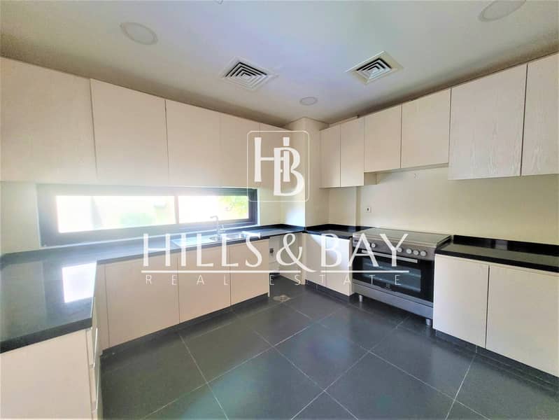 Vacant | Good Location | End Unit | Landscaped - Image 7