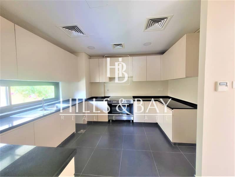 Vacant | Good Location | End Unit | Landscaped - Image 8