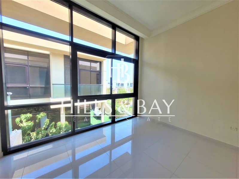 Vacant | Good Location | End Unit | Landscaped - Image 13