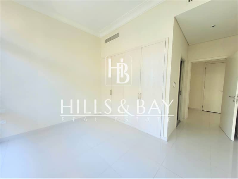 Vacant | Good Location | End Unit | Landscaped - Image 14