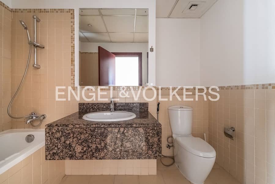 Vacant | Prime Location | Renovation Opportunity - Image 8