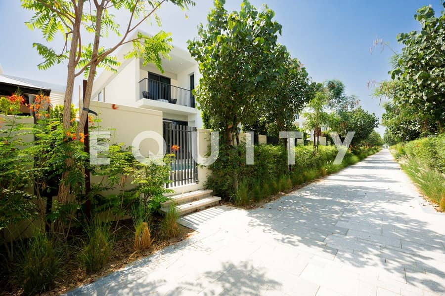 Vacant | 10m Pool | Upgraded | Single Row - Image 25