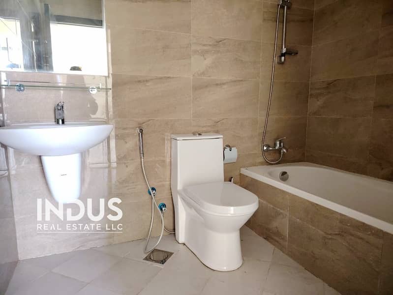 Near Metro | Vacant | Best To Invest or Self-use - Image 9