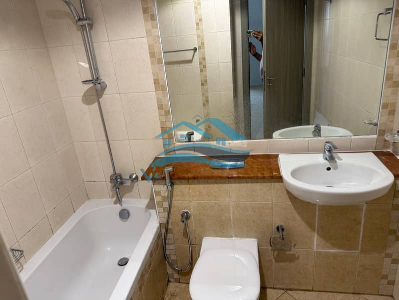 SPACIOUS | FREEHOLD | LAUNDRY ROOM | VACANT NOTICE SERVED - Image 7