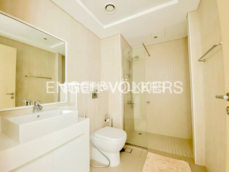 Stunning Sea View | Furnished | Prime Location - Image 14