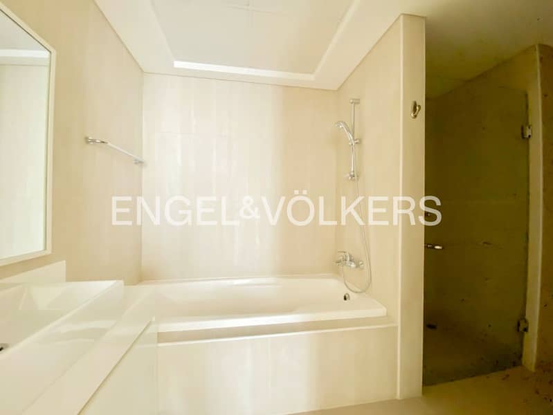 Stunning Sea View | Furnished | Prime Location - Image 21