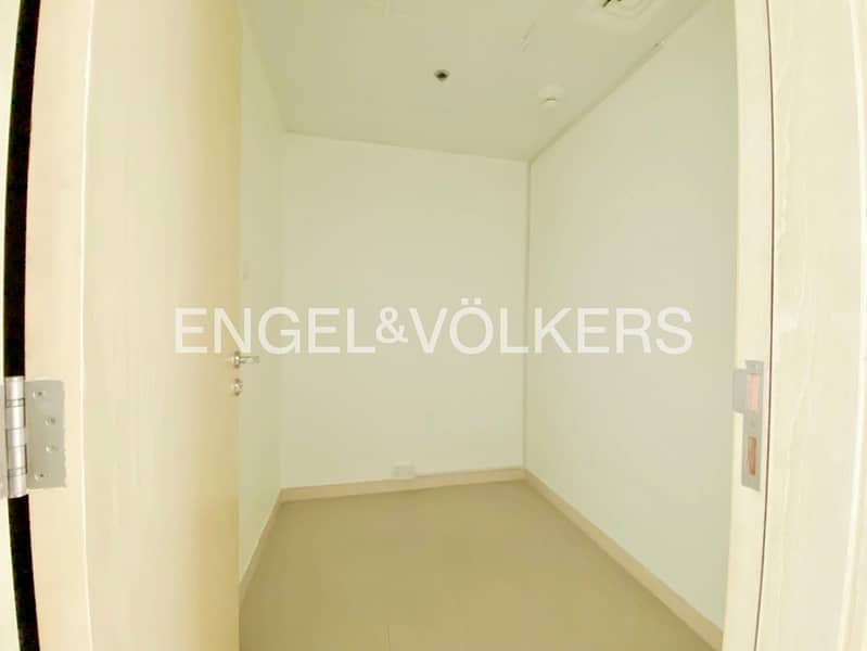 Stunning Sea View | Furnished | Prime Location - Image 23