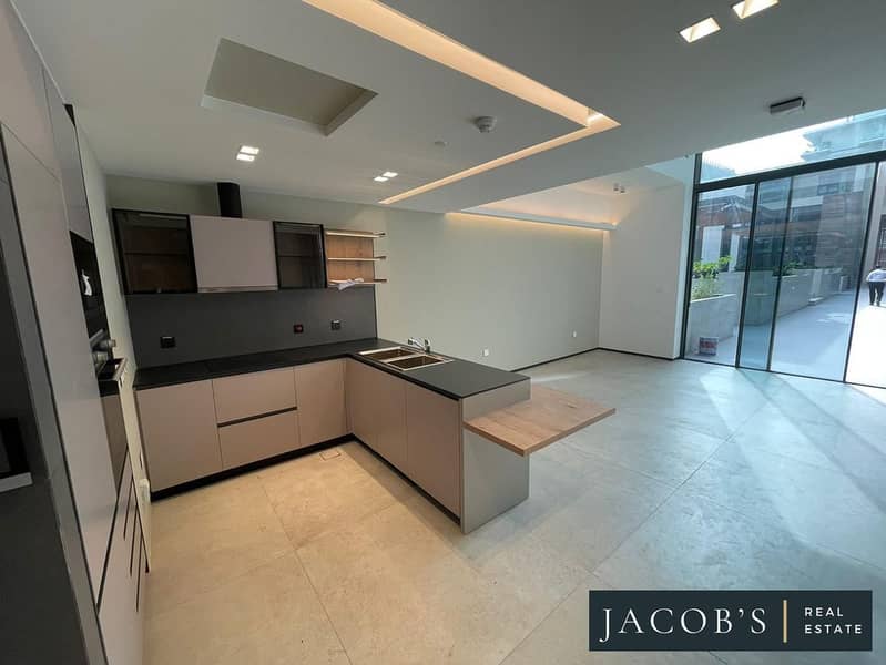 Very Spacious | Luxurious | Prime Location