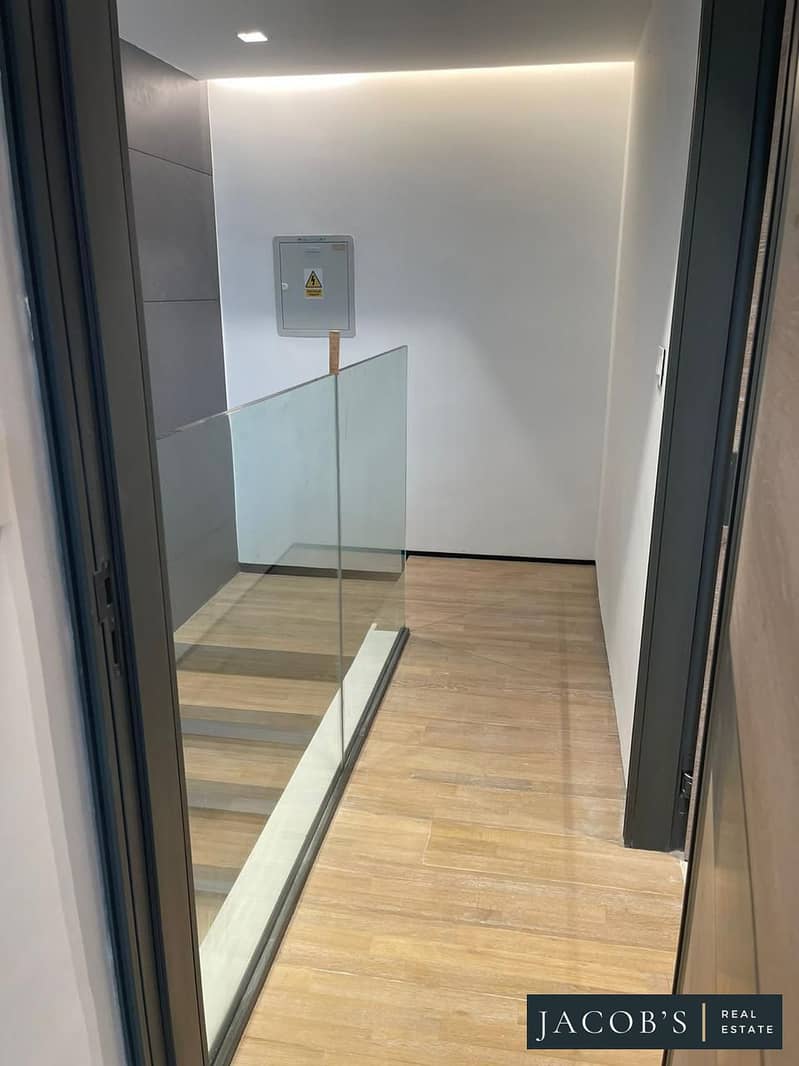 Very Spacious | Luxurious | Prime Location - Image 7