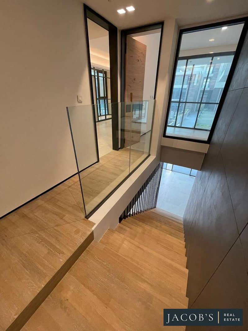 Very Spacious | Luxurious | Prime Location - Image 8