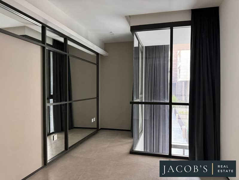 Very Spacious | Luxurious | Prime Location - Image 10