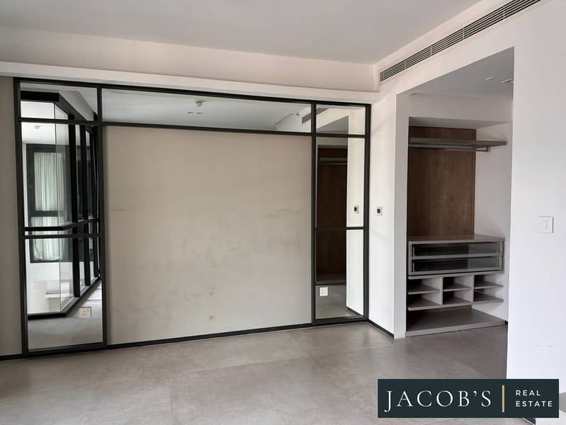 Very Spacious | Luxurious | Prime Location - Image 12