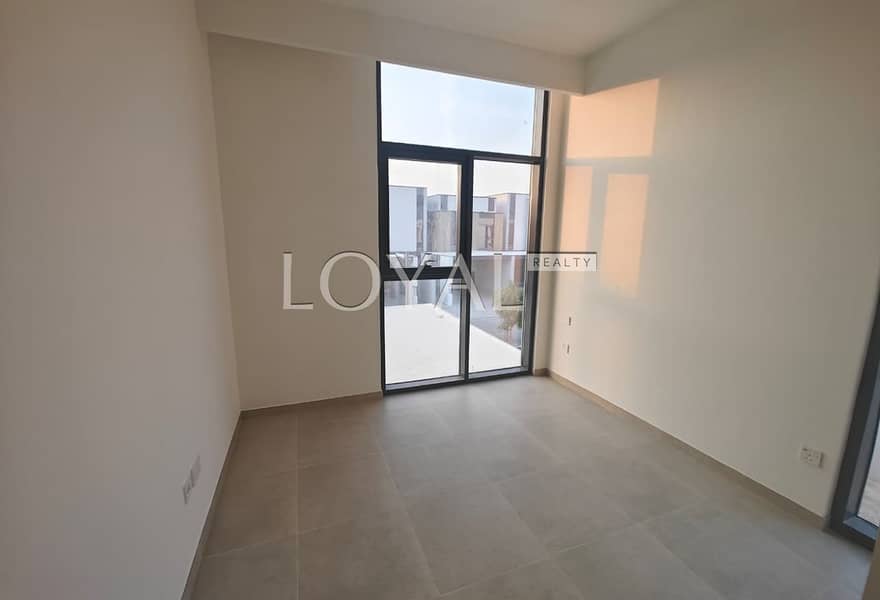 G+1 | Biggest Plot | On the Park