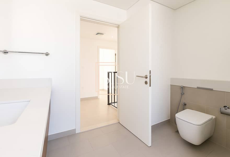 Brand New | Directly on Park | Single Row - Image 11