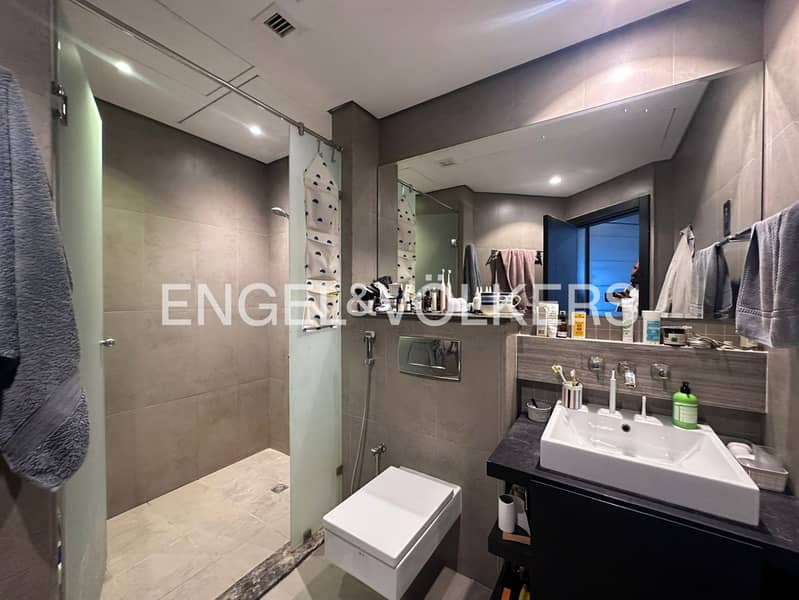 Lake View | Duplex | Prime Corner Unit - Image 9