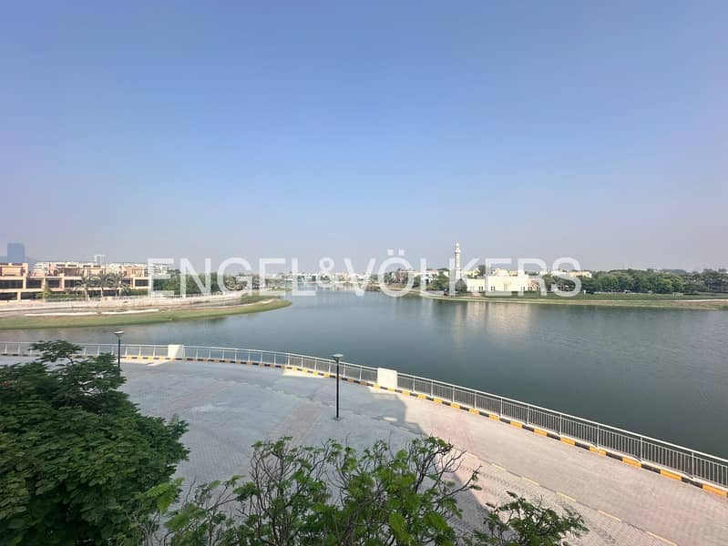 Lake View | Duplex | Prime Corner Unit