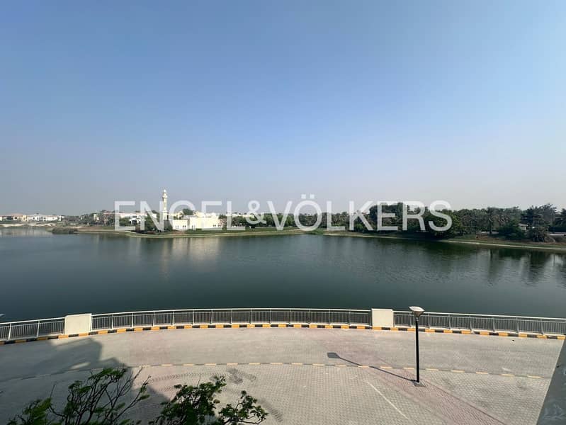 Lake View | Duplex | Prime Corner Unit