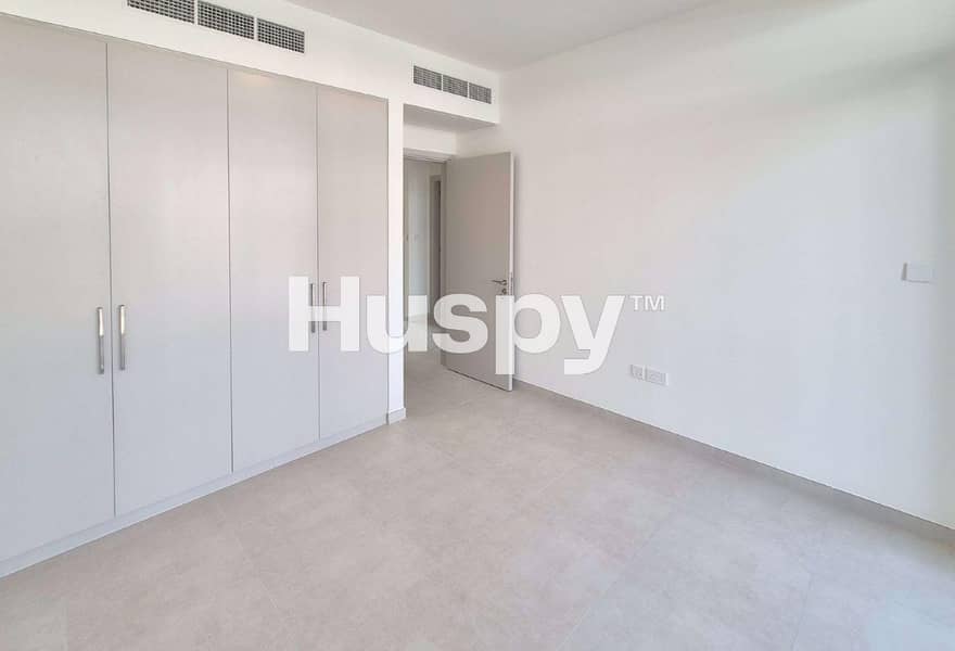 Skylight | Single Row | Vacant Now - Image 12