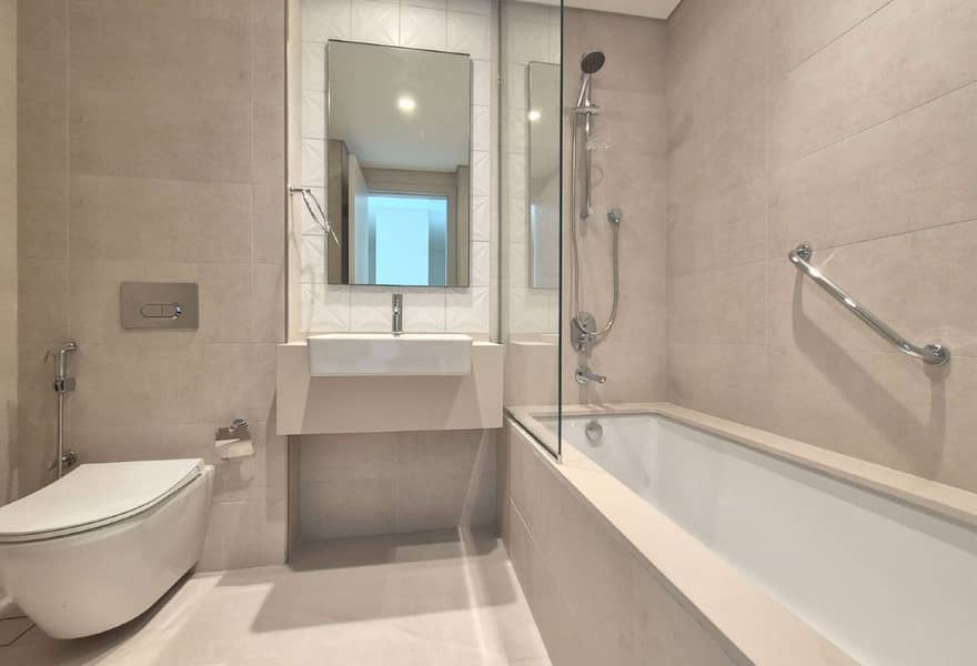 Skylight | Single Row | Vacant Now - Image 15