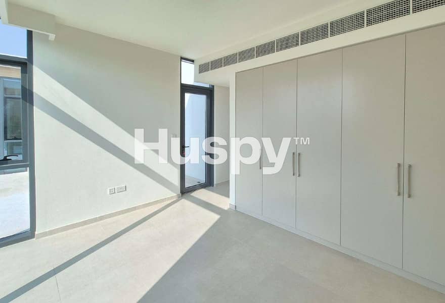 Skylight | Single Row | Vacant Now - Image 18