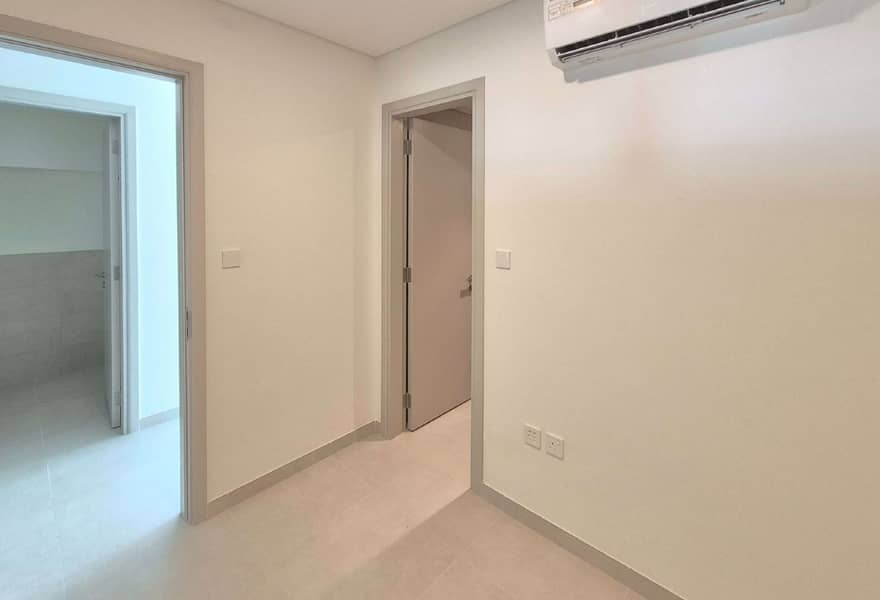 Skylight | Single Row | Vacant Now - Image 22