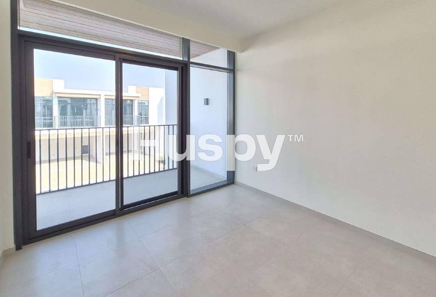 Skylight | Single Row | Vacant Now - Image 23