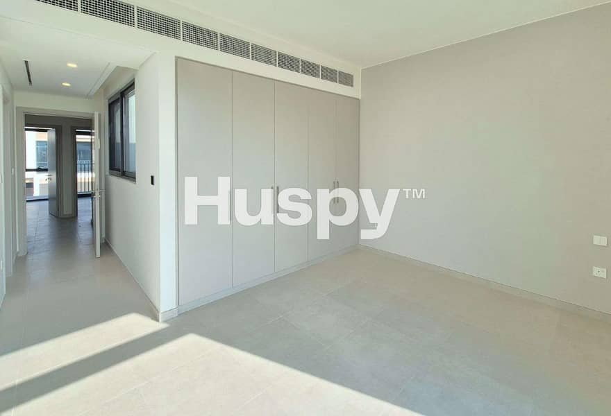 Skylight | Single Row | Vacant Now - Image 25