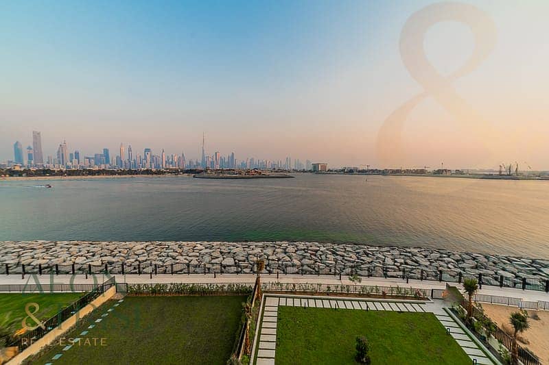 Rare beachfront villa l Jumeirah l Upgraded