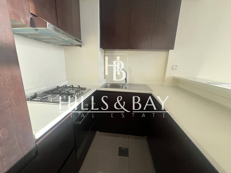 HIGH FLOOR I DUBAI SKYCRAPER VIEW I VACANT - Image 9