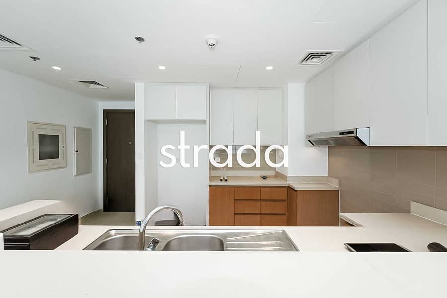 Creek Marina View | Semi Closed Kitchen | Vacant - Image 10