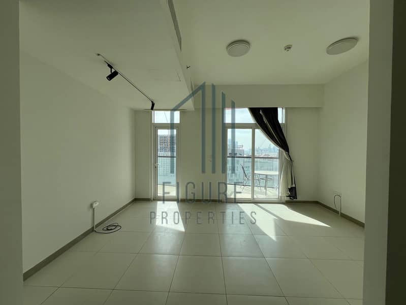 Prime Location -2 BED Ready To Move- distress deal