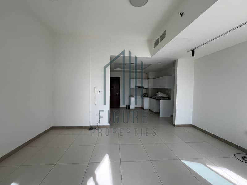 Prime Location -2 BED Ready To Move- distress deal - Image 9