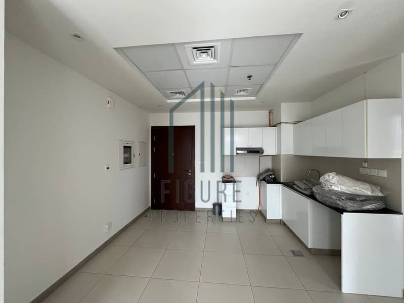 Prime Location -2 BED Ready To Move- distress deal - Image 11