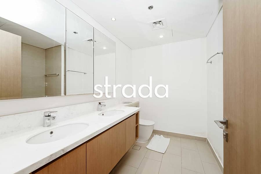 Creek Marina View | Semi Closed Kitchen | Vacant - Image 19