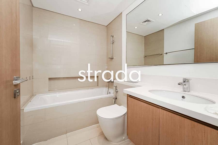 Creek Marina View | Semi Closed Kitchen | Vacant - Image 21