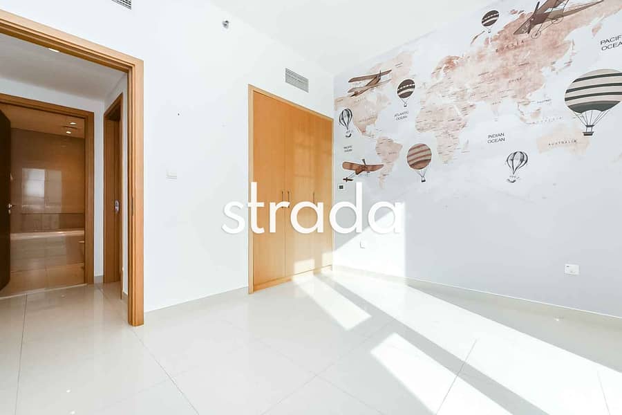 Creek Marina View | Semi Closed Kitchen | Vacant - Image 24