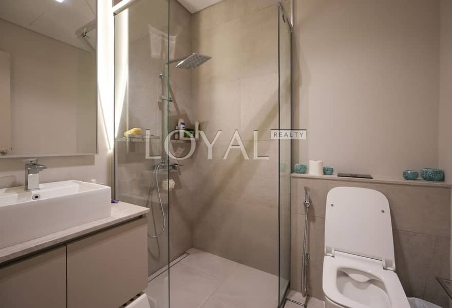 Vacant | Close Kitchen | Upgraded - Image 11