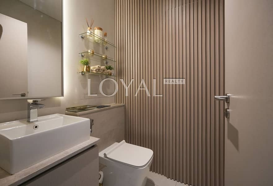 Vacant | Close Kitchen | Upgraded - Image 17