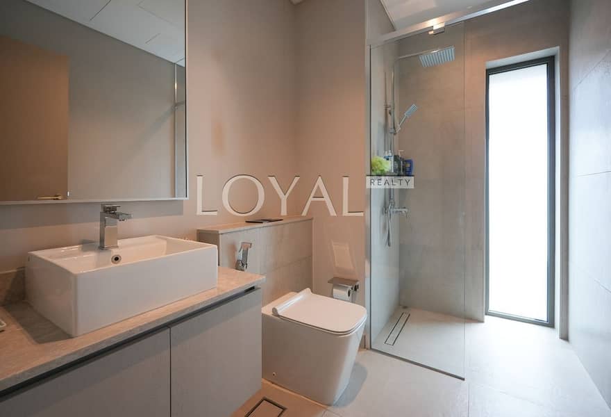 Vacant | Close Kitchen | Upgraded - Image 19