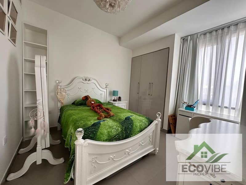 Fullyfurnished 4-Bedroom Villa in Quiet Residential Area - Image 8