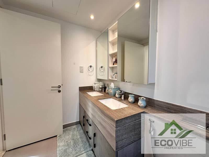 Fullyfurnished 4-Bedroom Villa in Quiet Residential Area - Image 17