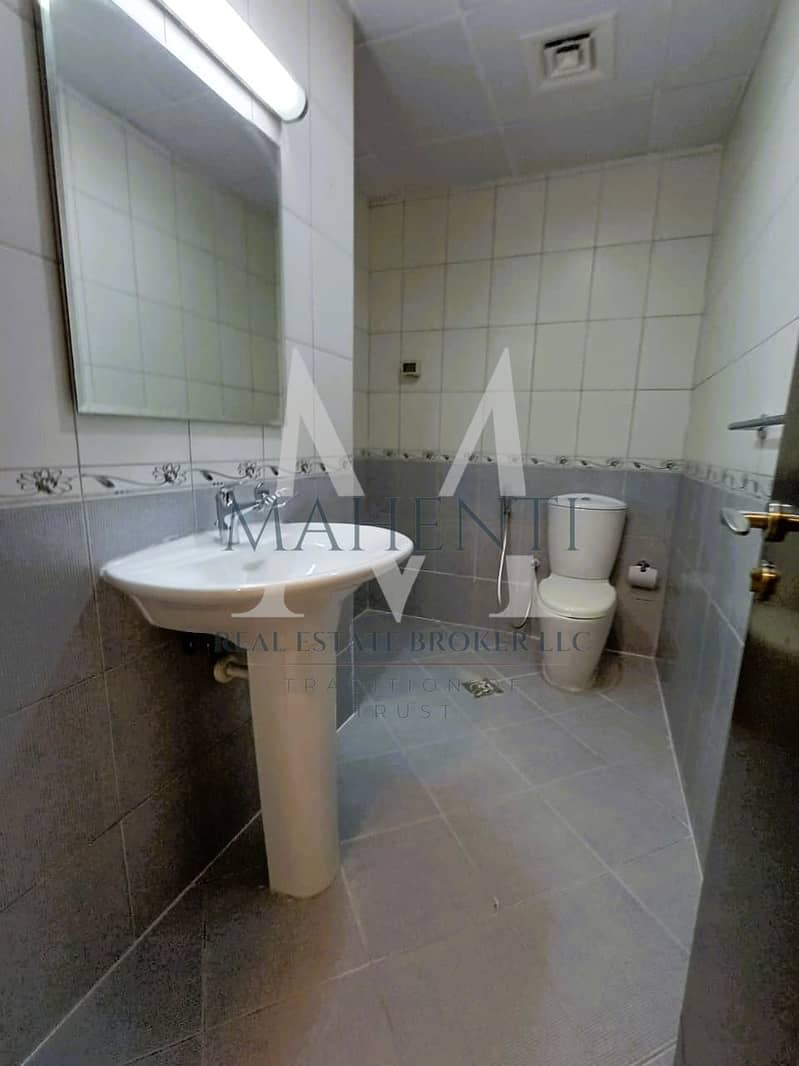 Spacious | ONE BEDROOM | Bright Layout Big Size Unit Park Facing - Image 11