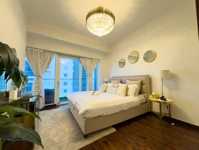 WEROVA - Luxury 1BR with Stunning Marina Views | Fully Furnishes