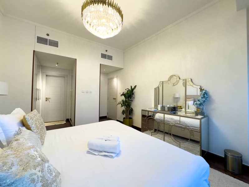 WEROVA - Luxury 1BR with Stunning Marina Views | Fully Furnishes