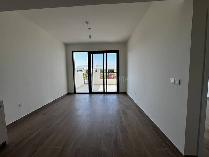 Larger | Vacant | New | Pool View |