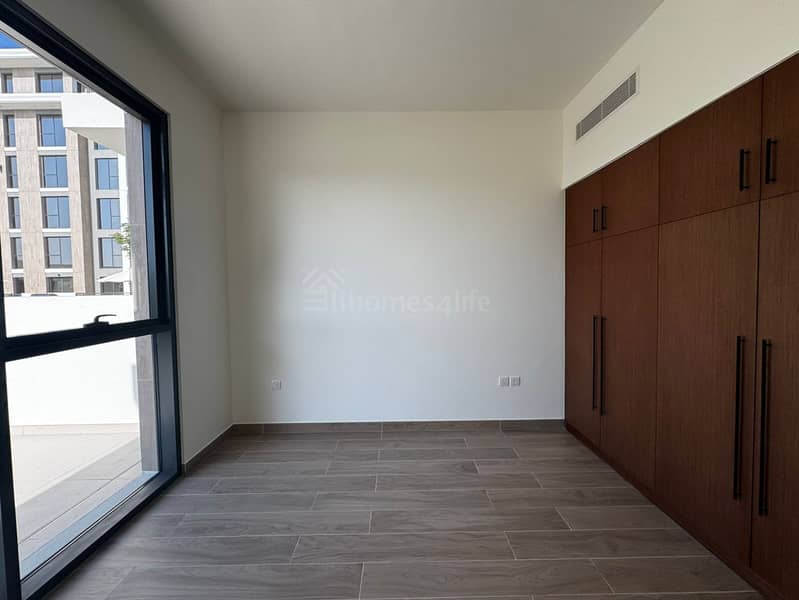 Larger | Vacant | New | Pool View |