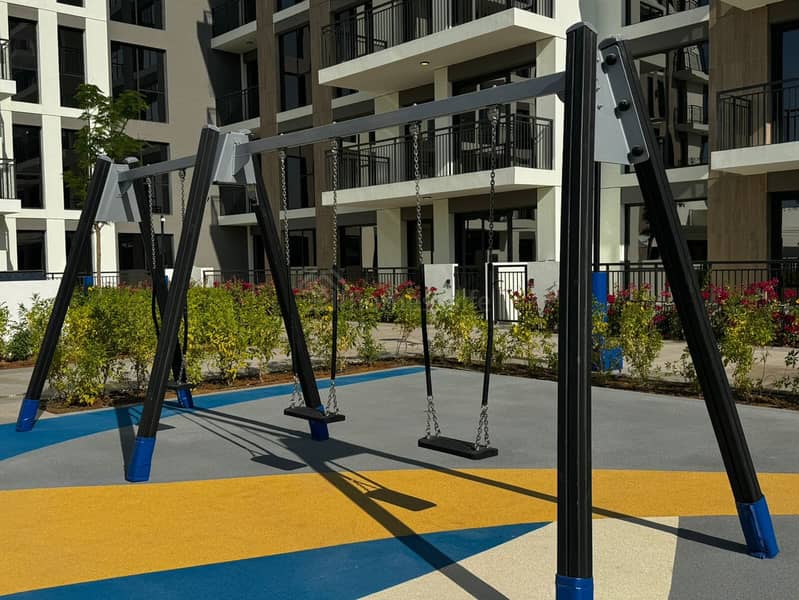 Larger | Vacant | New | Pool View | - Image 8