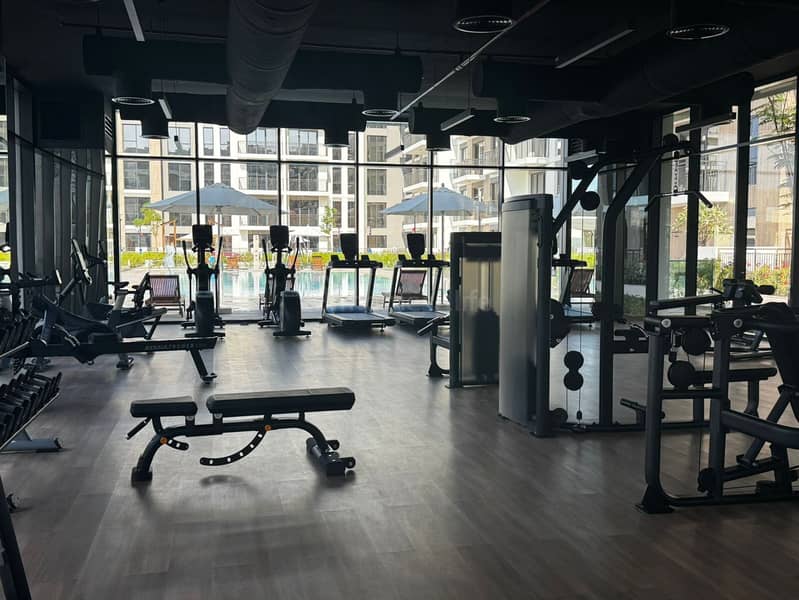 Larger | Vacant | New | Pool View | - Image 9